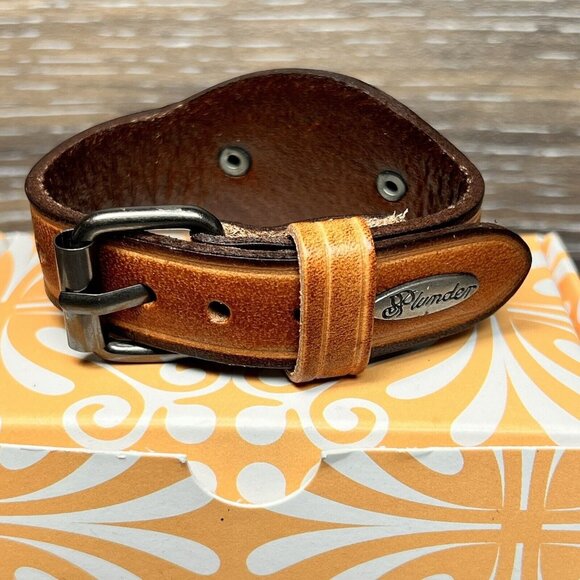 Plunder Design Trendy Fashion Jewelry Mini Baseball Cuff Buckle Leather Bracelet - Picture 5 of 8
